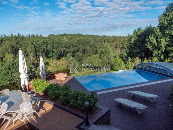 Продаж будинку НовоОбухівська траса Ходосівка басейн, сауна, гараж, більярд, сонячні панелі Ходосовка