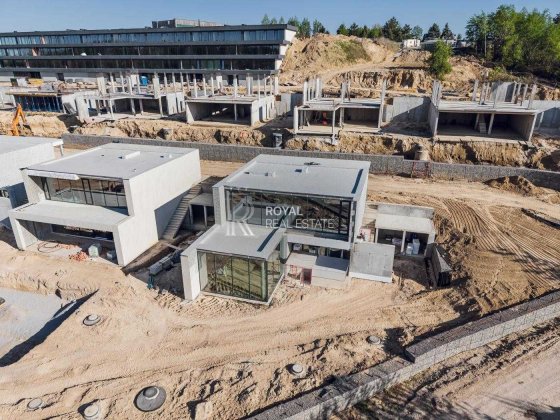 Продаж Вілла в LION HILLS 260м2 6 сотих Гараж 4 Кімнати 15 Хвилин від Центру Києва Лісники