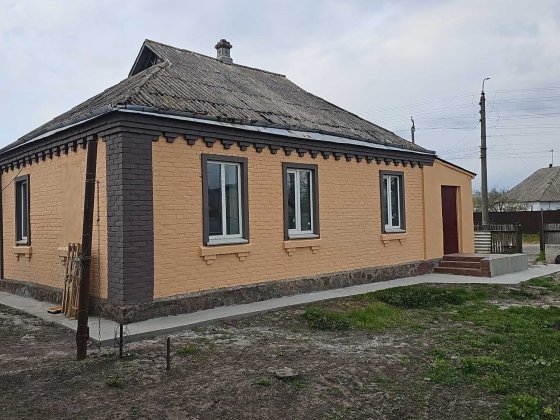 Цегляний будинок з ремонтом але є і косяки Є відеоогляд Яготин