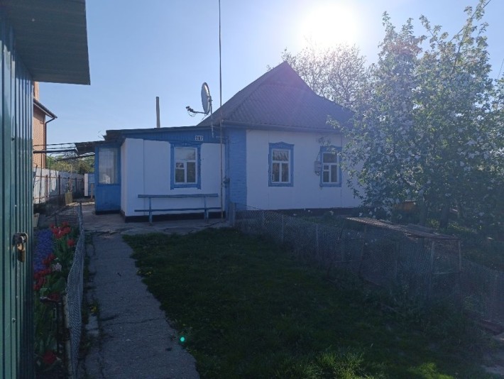 Продам будинок в центрі міста Яготин. - фото 1