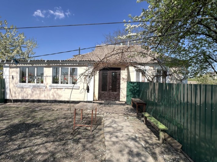 Ексклюзив.Продам хороший  будинок зі зручностями на жилій вулиці Узина - фото 1
