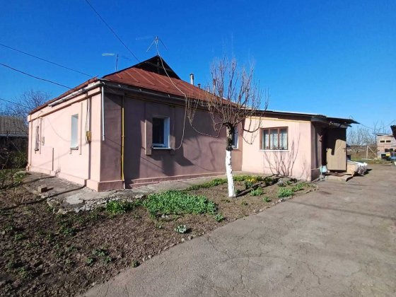 Продаж затишного будинку квартирного типу у м. Узин – заходь та живи! Узин