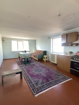 Продам будинок в центрі смт Макарів - фото 1