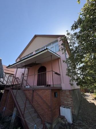 Будинок з ремонтом, підвалом. Ділянка 10 соток. 30 хв від Києва - фото 1