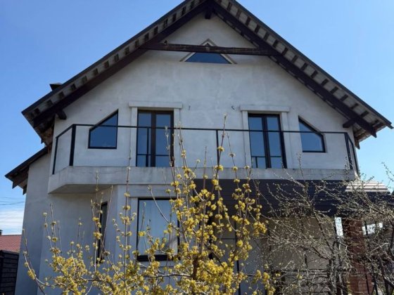 Будинок у Блиставиці - надійність затишок ,та природа поряд! Блиставица