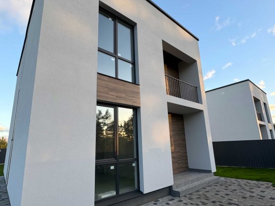 Пропонуємо до продажу сучасний будинок з ремонтом біля сосновго лісу! Горбовичі