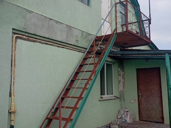 Продам пів будинку в селі Гора Кедина Гора