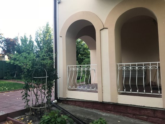Продається будинок з басейном і банею від власника Забуччя