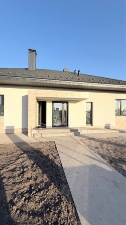 Продаж затишного ОДНОПОВЕРХОВОГО будинку в тихій приватній локаціі с. Іванковичі - фото 1
