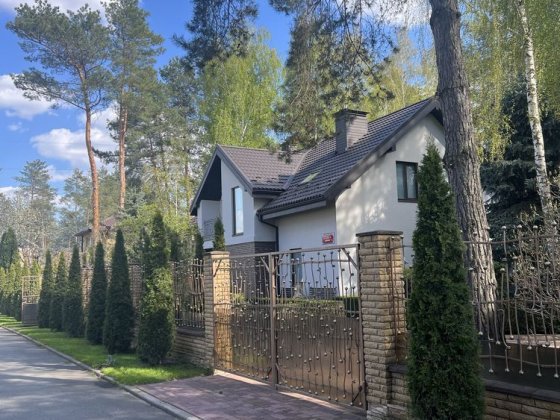 Продаж Будинку  в закритому котеджному містечку Лебедевка