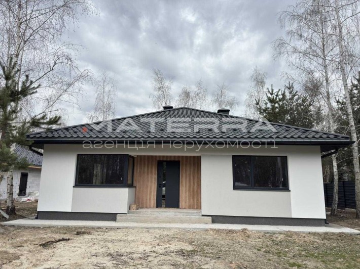 Малютянка продаж будинку з комунікаціями - фото 1