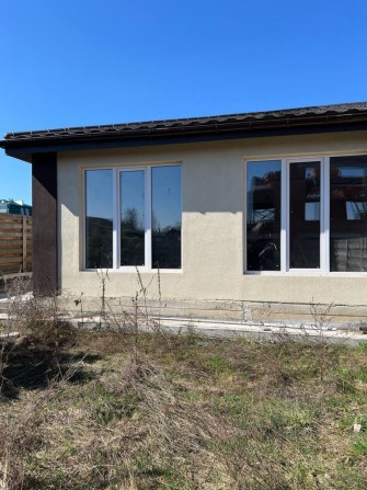 Одноповерховий Таунхаус з гарною ділянкою . с. Мила - фото 1