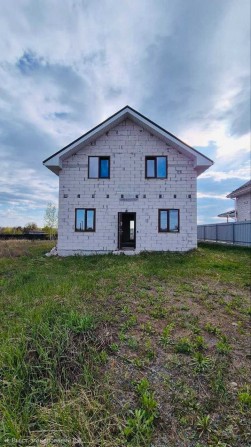 Двоповерховий будинок в селі Микуличі - фото 1