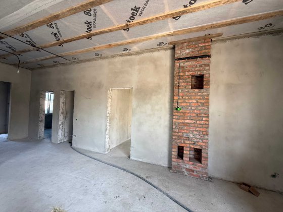 Будинок в котеджному містечку з частковим ремонтом з газом та каміном
