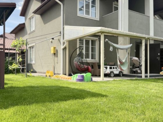 Продам будинок (дуплекс) з ремонтом у котеджному містечку Family House с. Нове Київської області Новое
