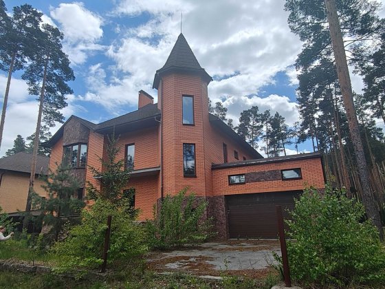 Будинок 525м2 під Києвом, на закритій території Мощун