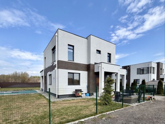 Продаж будинка 160м2  9соток закрите містечко Нові Безрадичі Киів 8 км Нові Безрадичі