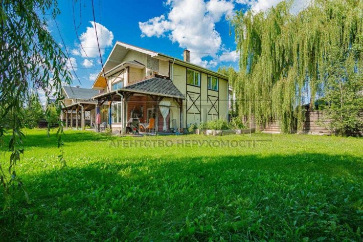 Продажа дома 300м3 Новые Безрадичи 18 соток КГ "Азимут Даймонд" с ремонтом Обуховский р-н - фото 1