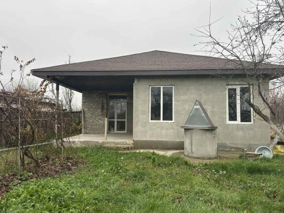 Продається чудовий  одноповерховий будинок у центрі села Плесецького! Плесецьке