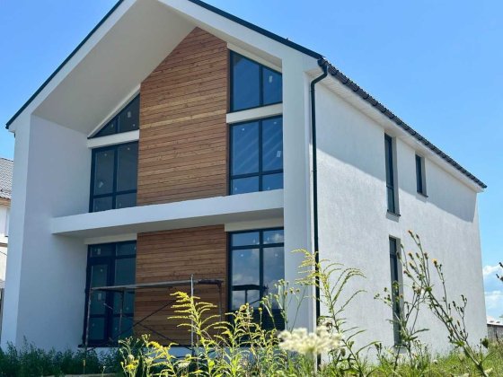 Котедж з внеском 30%, 18 міс на виплат в містечку Gardd House, Бровари
