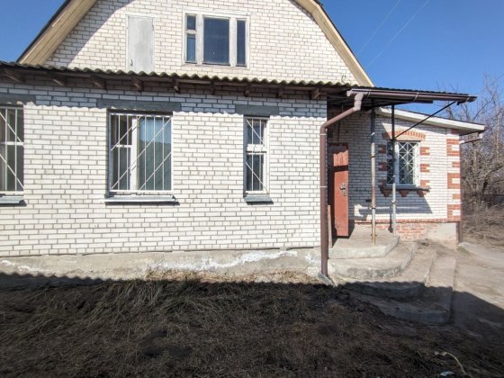 Будинок біля р.Десни,с.Рожни  27 соток