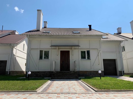 Продам просторный дом 232 м.кв. в с. Севериновка. Севериновка