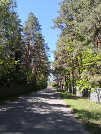Хлепча сучасний одноповерховий котедж мальовниче місце природа річка - фото 1