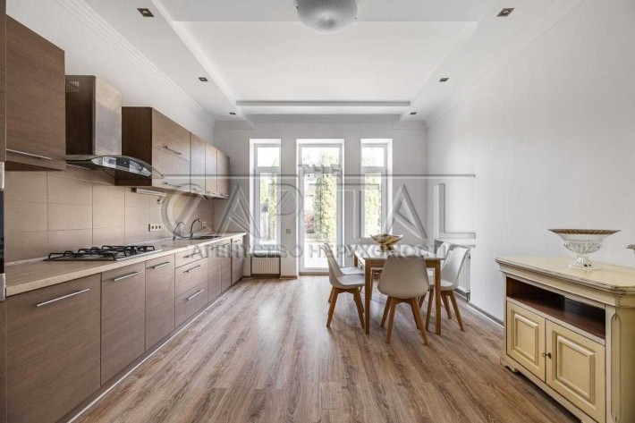 ПРОДАЖ будинку 297 м2 Чайки ГАЗ 8 соток 10 хв від Києва - фото 1