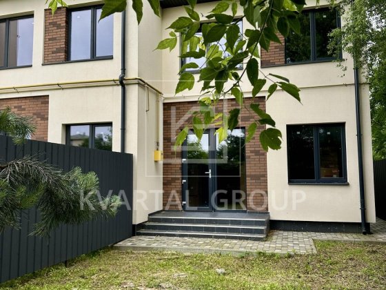 Продаж Таун хаусу в Класному місці з газовим опаленням Юрівка