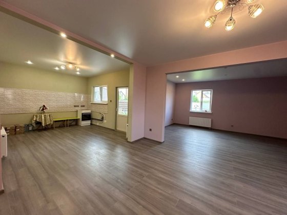 ВЛАСНИК!Будинок з ремонтом 160 м2+ Автонавіс 60м2,с.Білогородка
