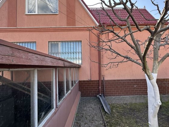 Продаж Газифікованого Будинку 170 кв.м поруч Центра міста хоз. будівлі гараж підвал 10 сот Бориспіль