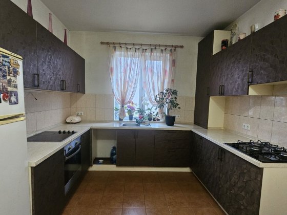 Жилий БУДИНОК 150 кв.м. з МЕБЛЯМИ+ ГАРАЖ. Газове опалення.