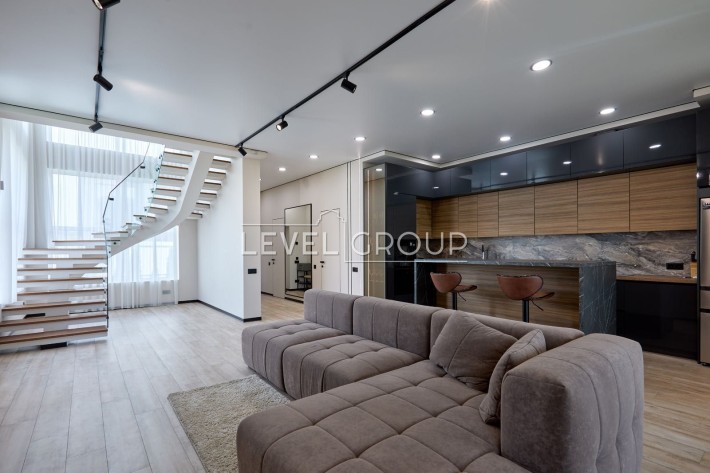 Продаж сучасного котеджу 150 м2 з ремонтом КМ Osocor House, Дарницький район, Славутич, Київ - фото 1