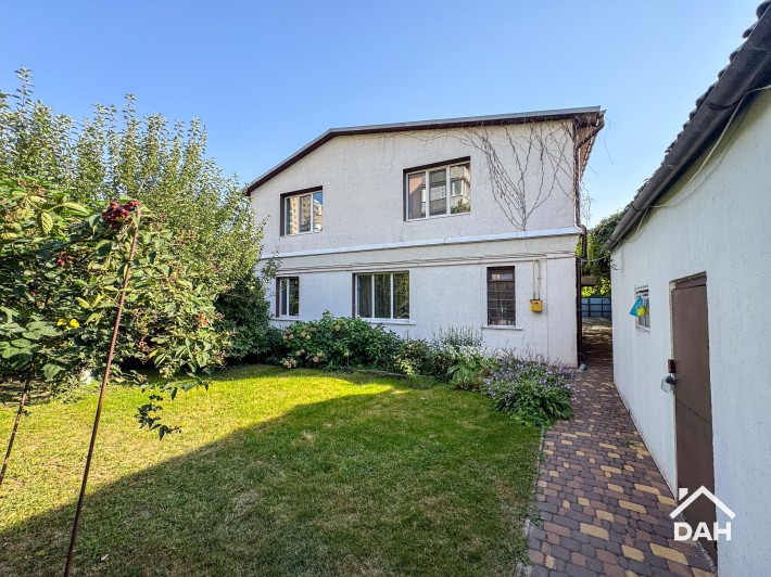 Будинок на 2 сім’ї, з ремонтом, 240 м², 9 соток, Вишневе, центр міста - фото 1