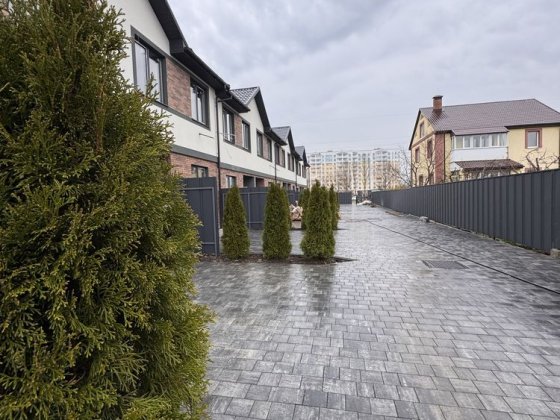 Продаж! Таунхаус з новим ремонтом .ГАЗ є ! Центральні комунікації.   м.Буча Буча