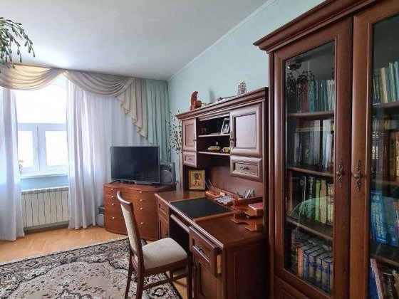 будинок з газом , гаражем, сауною, з підвалом по вул. Вокзальна