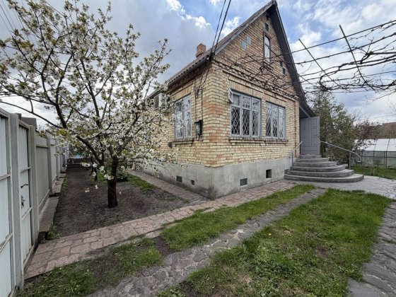 Гарний дачний будинок в мальовничій локації Ірпеня!
