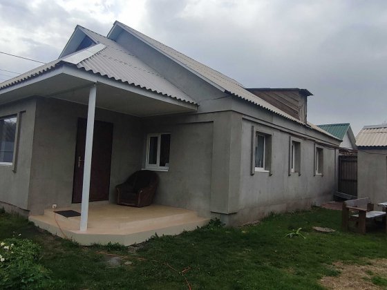 ПРОДАМ  цегляний  БУДИНОК в р-ні зупинки  Козацька. 65000 евро Кременчук