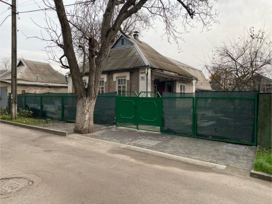 Будинок на м-ні Зарічний за школою поліції Кривой Рог