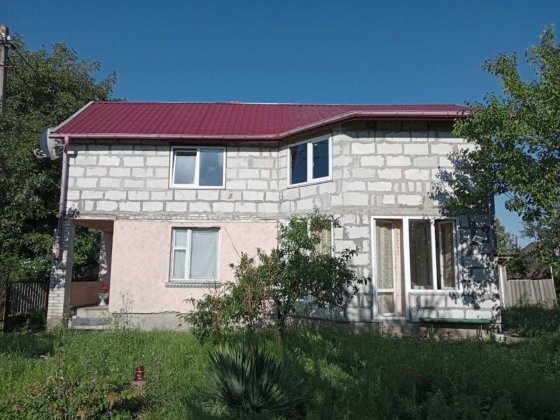 Продам будинок з земельною ділянкою Луцк
