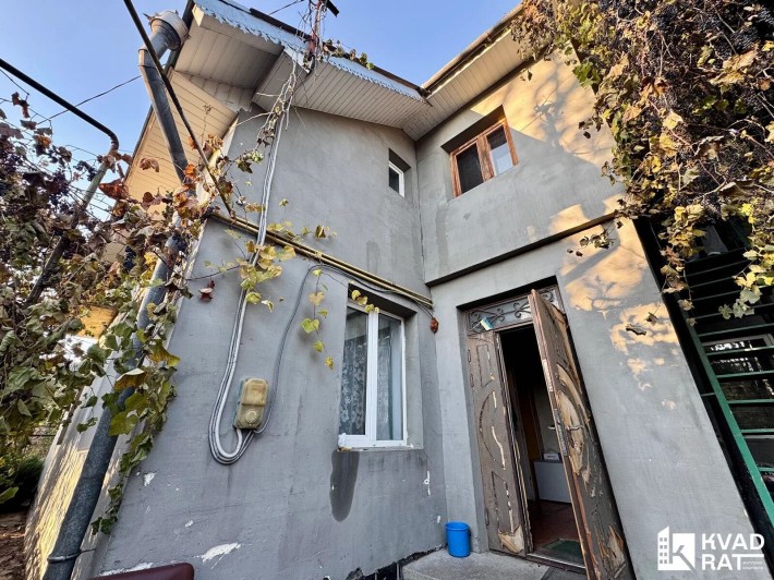 Продам будинок  141м2 у центральній частині міста - житловий стан - фото 1