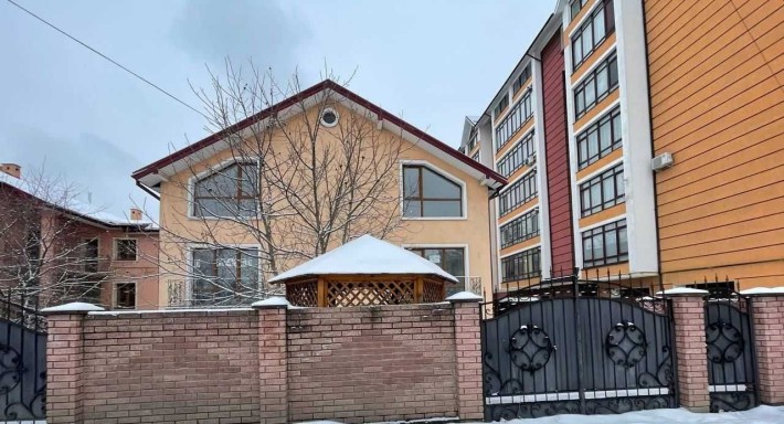 Продам НапівОсобняк у м.Івано-Франківську - фото 1