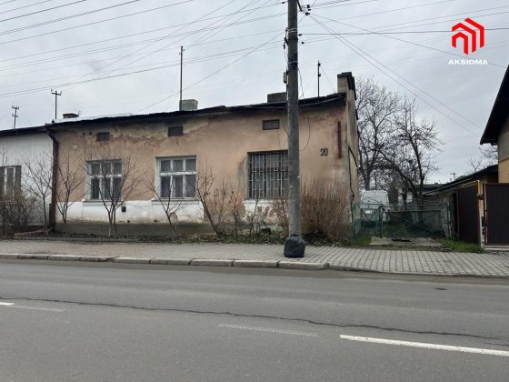 Продам півособняк на Хоткевича із земельною ділянкою,1 ряд від дороги. Ивано-Франковск