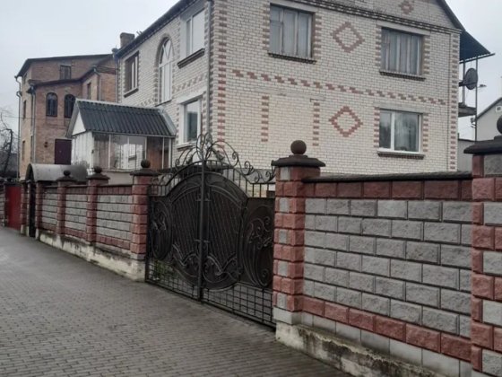"Продається частина будинку в місті Ровно