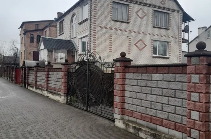 "Продається частина будинку в місті - фото 1