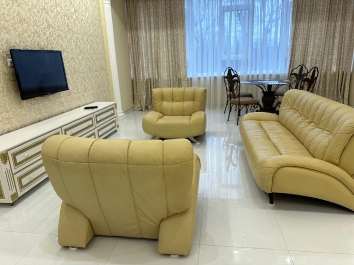 4 поверх 2х квартира 109 кв м коновальця 44а печерска метро - фото 1