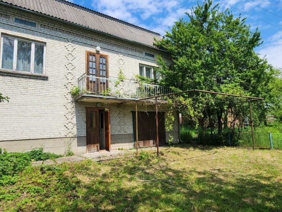 Продаж будинку з великою земельною ділянкою у Стрийському районі, с. Станківці