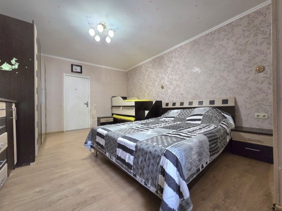 Роздільна 2к кв, Котельникова, метро Святошино пішки