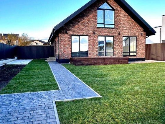 Продаж Дуплекс у Солонці Розвинена інфраструктура 110 м2, ділянка 3 сотки, вільне планування Солонка