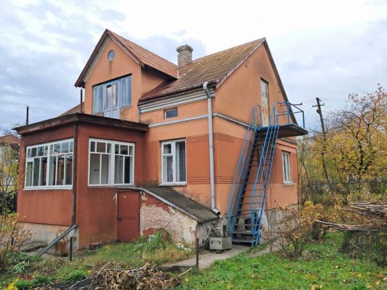 Продаж будинку з великою ділянкою вул. Гайдамацька Винники Винники